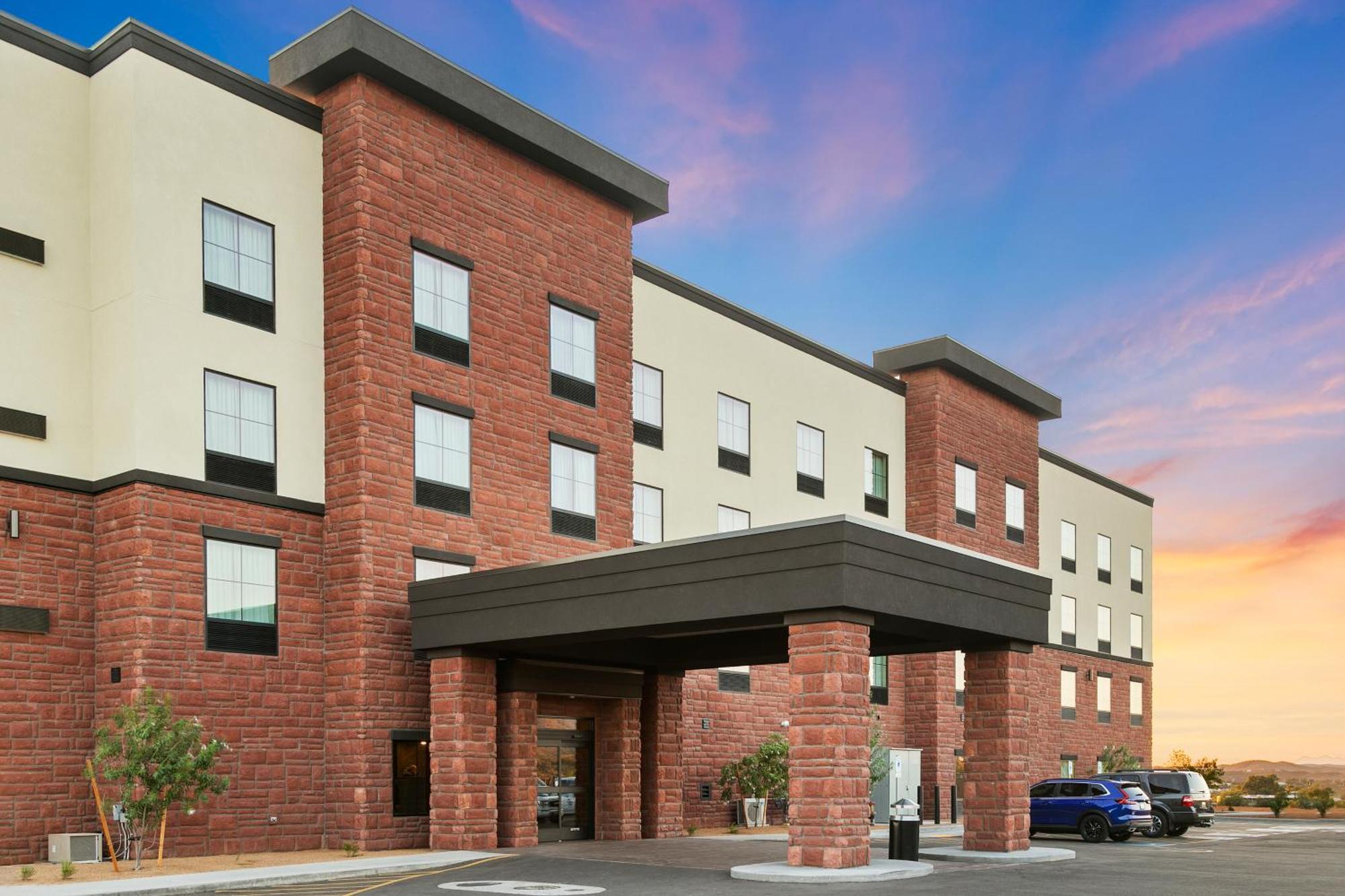 Cobblestone Hotel & Suites - Wickenburg Buitenkant foto